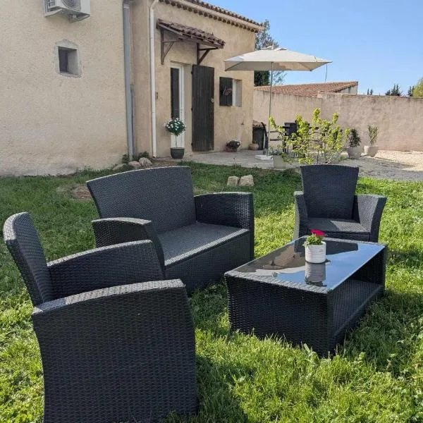 Gîte The Butterfly - 1 bedroom and mezzanine, hotel in Monteux
