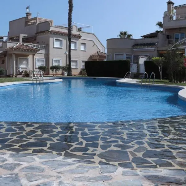 Dúplex- Family, Beach & Golf, hotel in Orihuela Costa