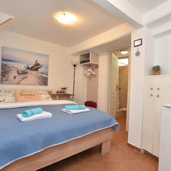 Sailor House, hotel a Budua