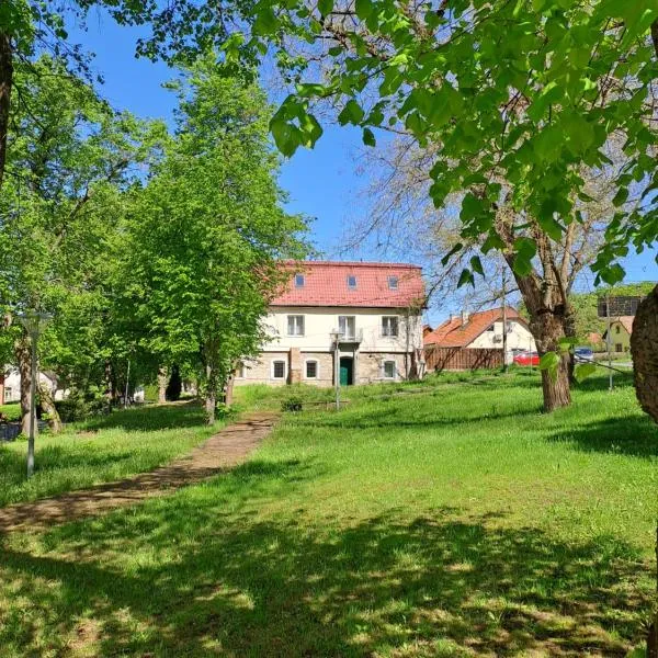 Penzión Pod zámkom, hotel in Halič