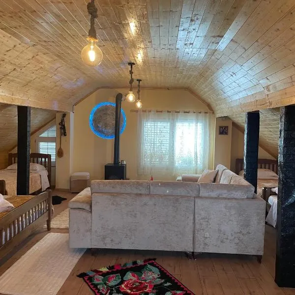 Riza Guest House, hotel v destinaci Polisi i Vogël