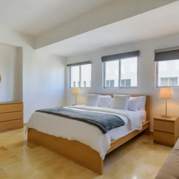 Escape 3BR Apartment in the Center of Piantini, hotel v destinaci Santo Domingo