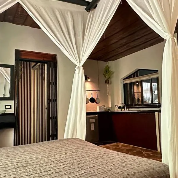 Canaima Chill House, hotel in Santa Teresa Beach