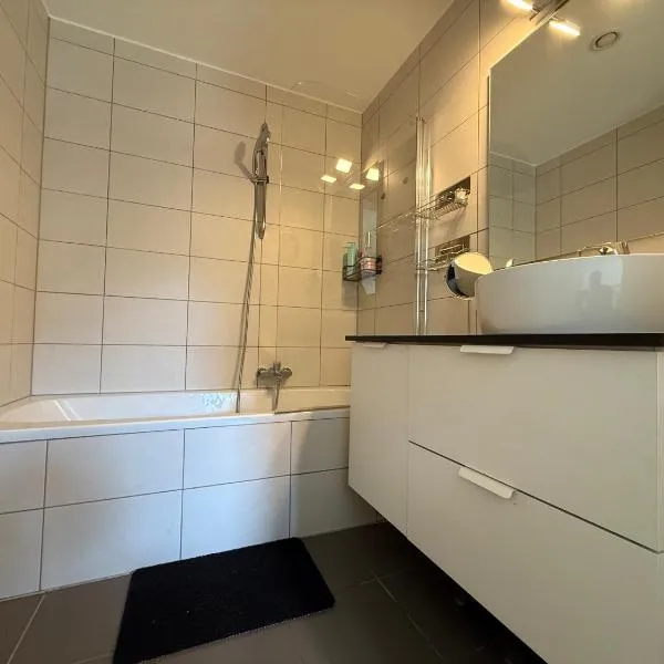 Lovely 3 bedroom apartment in central Esch Alzette, hotel a Esch-sur-Alzette