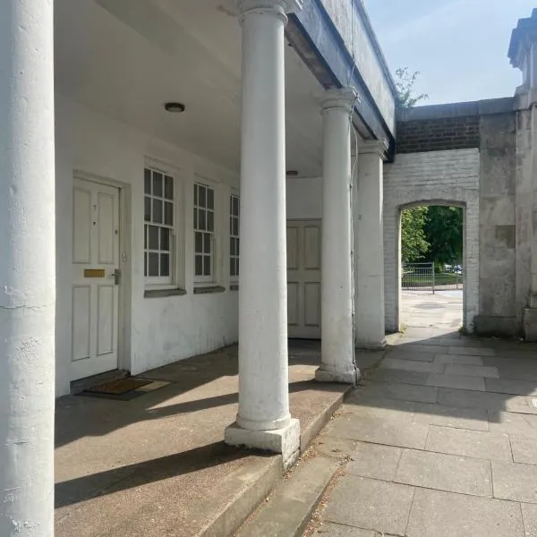 Listed building close to River Thames, hotel v Londýně