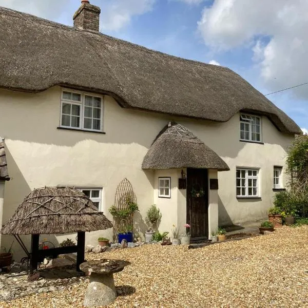 Guest Suite at 31 Little England – hotel w mieście Milborne Saint Andrew