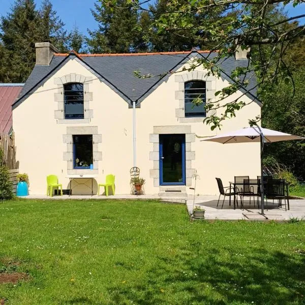 La maison au cœur de la forêt - classé 2 étoiles، فندق في Rosporden