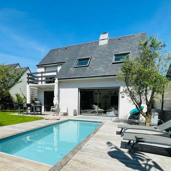 Villa Larmor-Plage 8 personnes avec piscine, hotel in Larmor-Plage