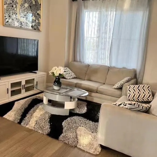 Bedroom in Southwest C，位于埃德蒙顿的酒店