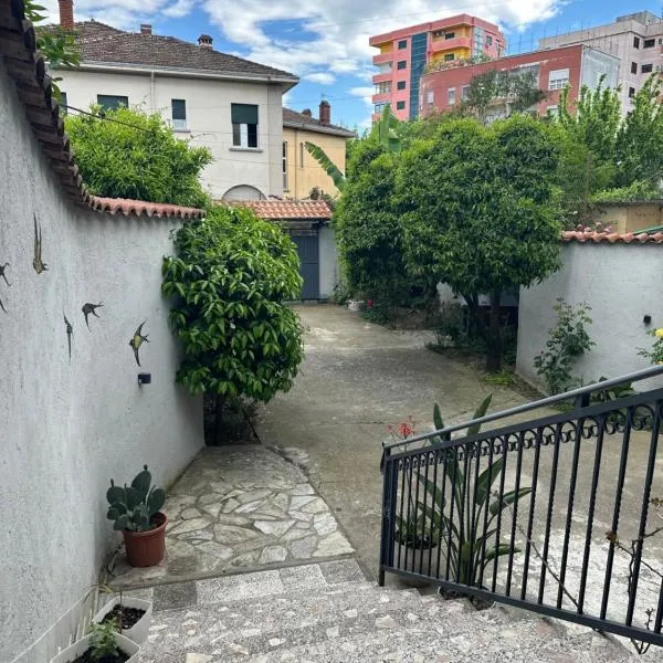 Birds Villa, hotel di Shkoder