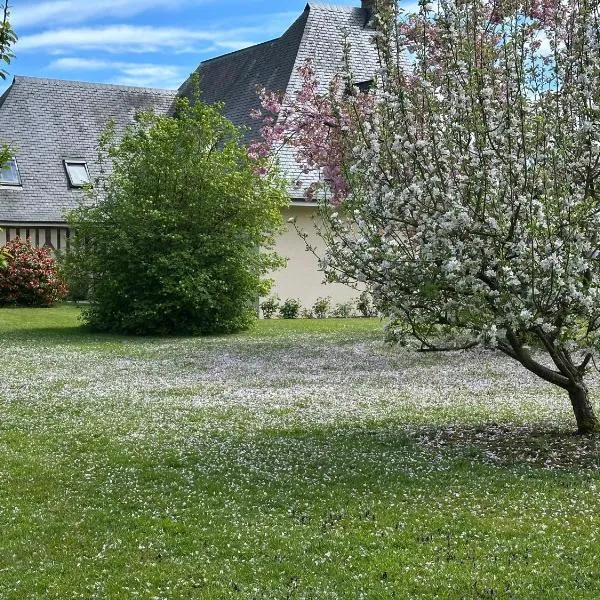 Au Milieu des Haras, hotel v destinaci Saint-Pierre-Azif