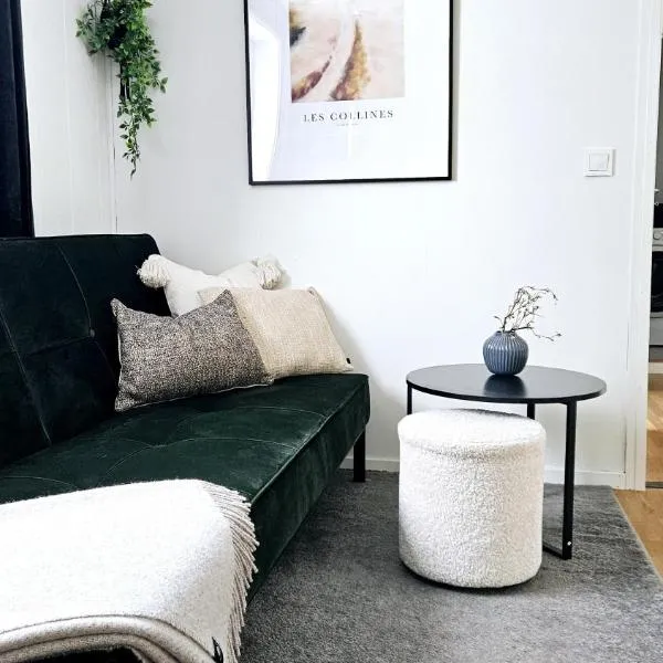 Apartment in Tromsø, located between the Arctic Cathedral and The Cable Car with EV Ch Station, hotelli Tromssassa