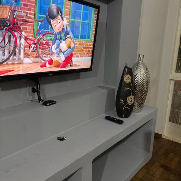 Casa confortável, excelente localização, 3 quartos e Suíte Queen - Foto 4
