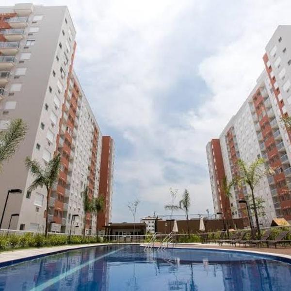 Apartamento com piscina e academia