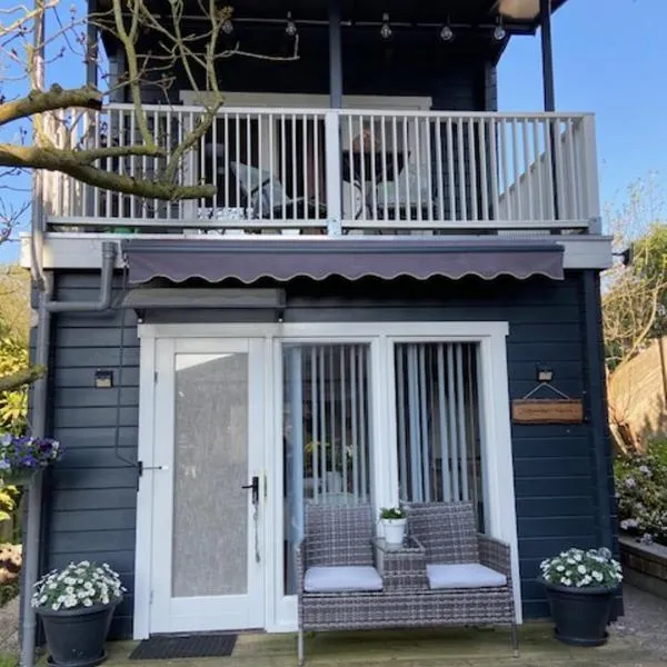잔담에 위치한 호텔 Tinyhouse Woody at the Water