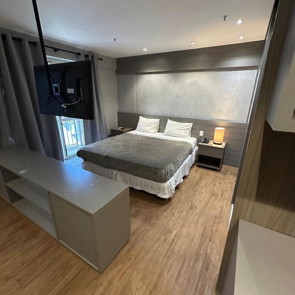 Magnifico Flat na Barra da Tijuca 704, com Linda Piscina, Academia, Balsa para Praia, Microondas, Frigobar, Tv Smart, Varanda e Mesa para Trabalho - Foto 2
