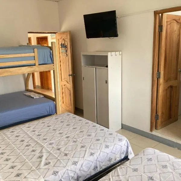 Pargo, habitación privada de Flor de Lis Beach House, hotel in Playas