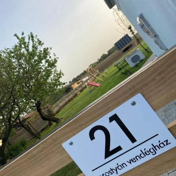 Borostyán Vendégház, hotel v destinaci Bakonyság