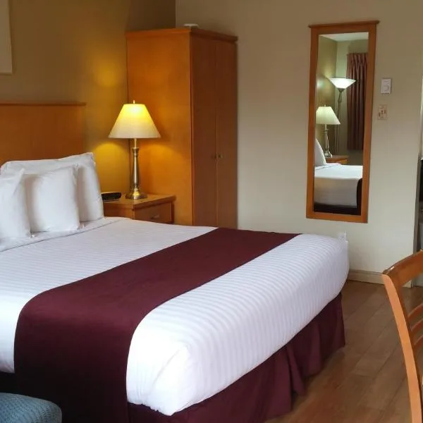 Canadas Best Value Inn & Suites-Vernon: Okanagan Landing şehrinde bir otel