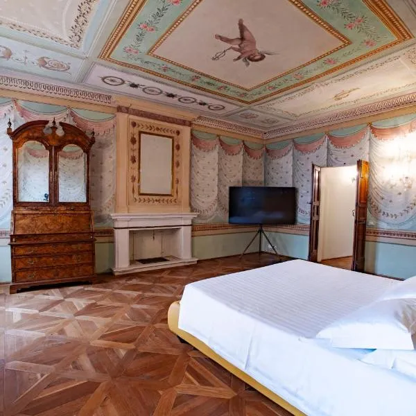 Urbino Apartments - Palazzo Paltroni Suite, hotel v destinaci Urbino