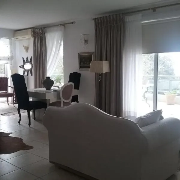 Luxury Apartment with Sea View!, hotel in Patra