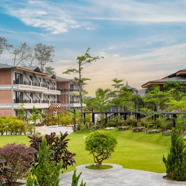 Royal Tulip Chitwan Nepal, hotel in Sauraha