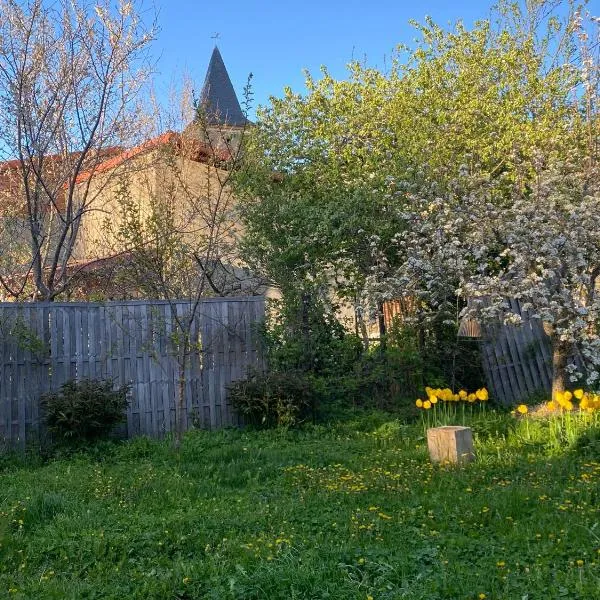Gîte de la Condamine, hotel v destinaci Roquefeuil