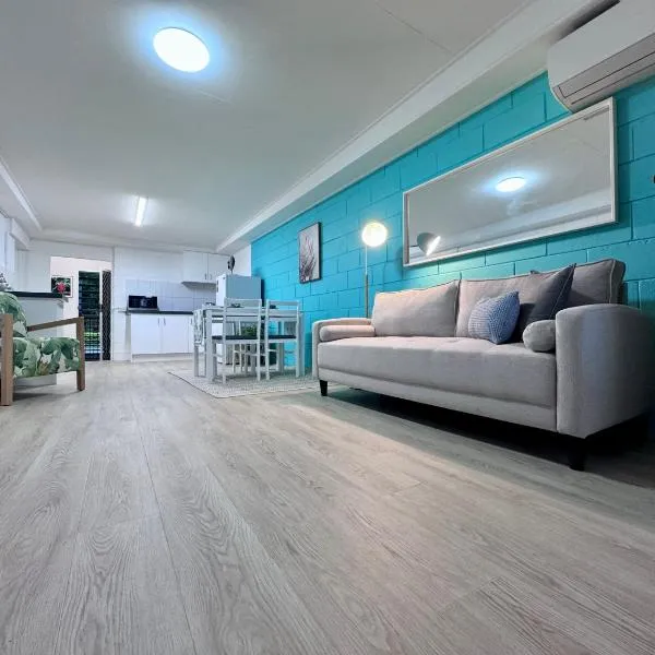 The Love Shack, hotel a Bongaree