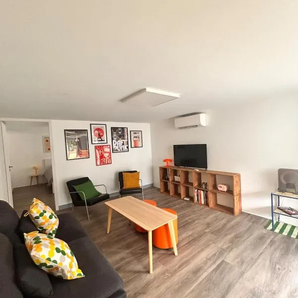 Appartement rétro nature avec jardin 15 min Toulouse centre, hotel in Saint-Geniès-Bellevue