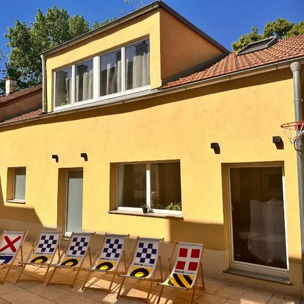 Sunny City House - 2 bedrooms for 5 persons - near Metro, hotel in Vienna