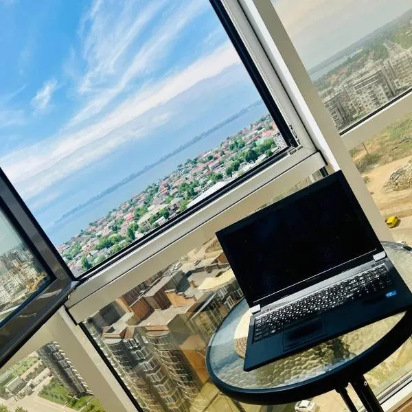 1 кімнатна з чудовим видом на море 4 Перлина, hotel in Odesa