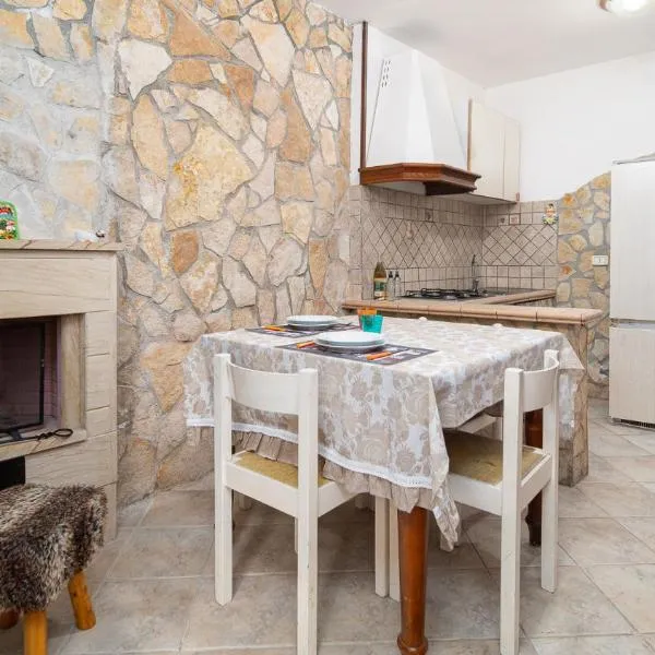 Serenity House by Rentbeat, hotel in Allumiere