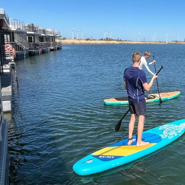 Hausboot-See-Rad-SUPs-Meer-Familie-Urlaub!, hotel in Wangerland