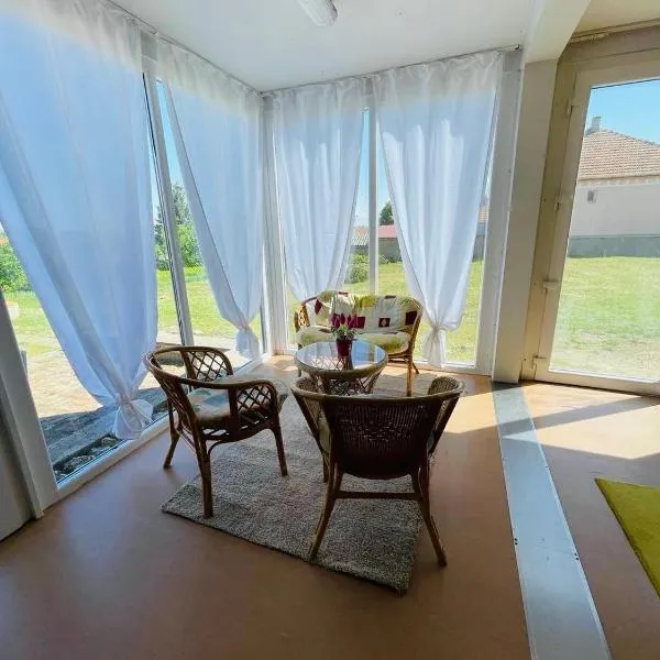 GreenPark Tiny House, Garden Terrace & Parking, hotel di Bekecs