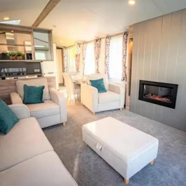 Findhorn Lodge - Peaceful - Pets - Sleeps 4, hotel di Forres