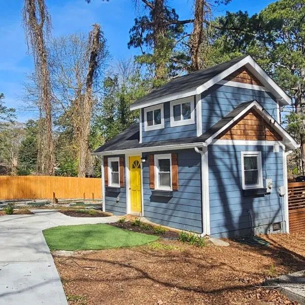 Private Atlanta Tiny House with Mini Golf, hotel in Forest Park