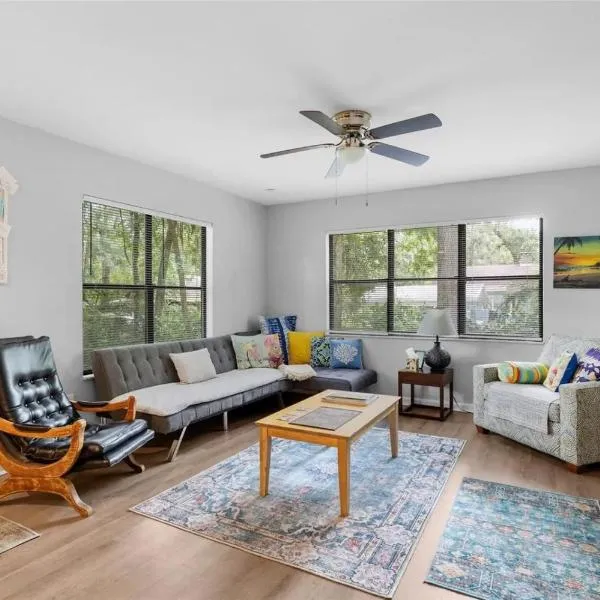 Guesthouse in High Springs! Walk to Downtown, Close to Springs!, hotel a High Springs