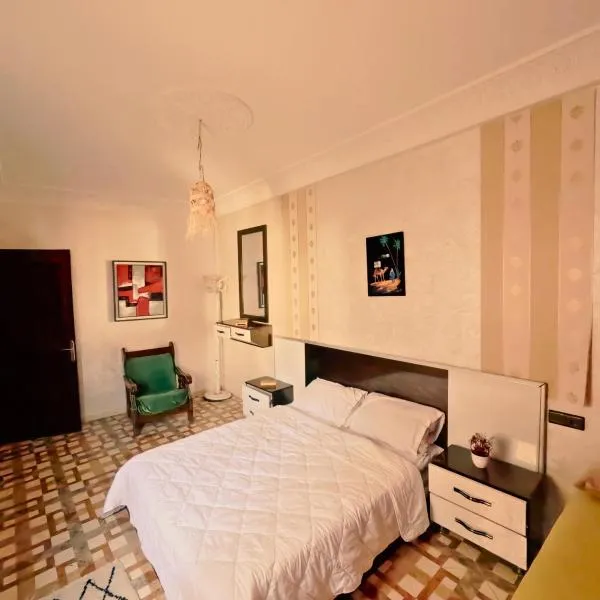 Guest house DARNART Hostel, hotel in Aourir