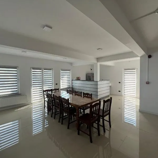 AGM Home, hotel in Cajvana