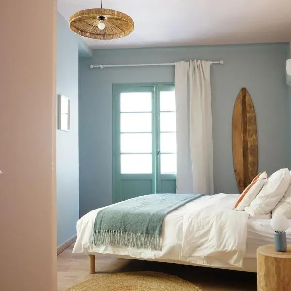 Casaïa - La surfeuse - Chambre avec salle de bain privée, Hotel in Hyères