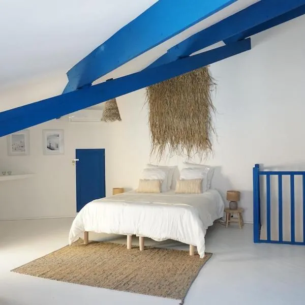 Casaïa - Santorin - Chambre avec salle de bain privée, hôtel à Hyères