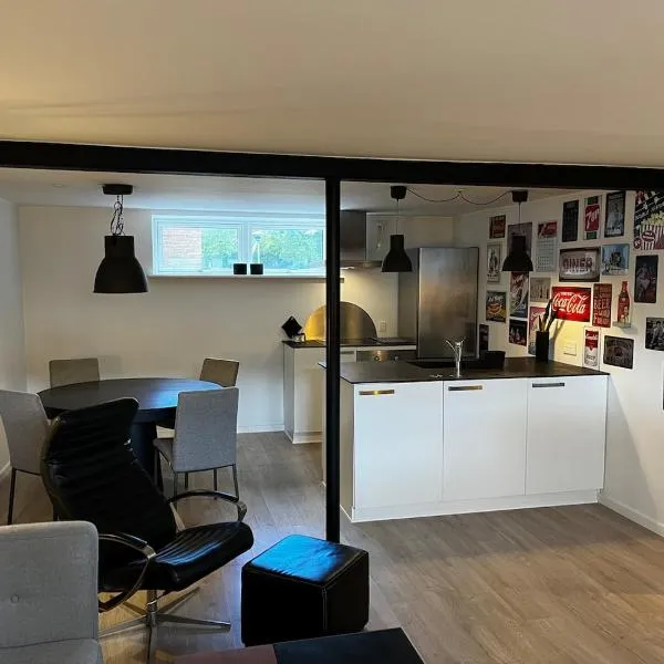 Lejlighed i Herning City, hotel in Herning