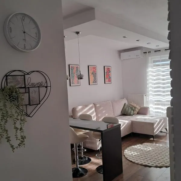 Apartament Sikorskiego, klimatyzacja, parking monitoring: Suwałki şehrinde bir otel