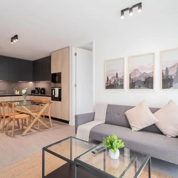 Enjoy the Space 2BR 2BA Parque Araucano Sector, hotel in Santiago
