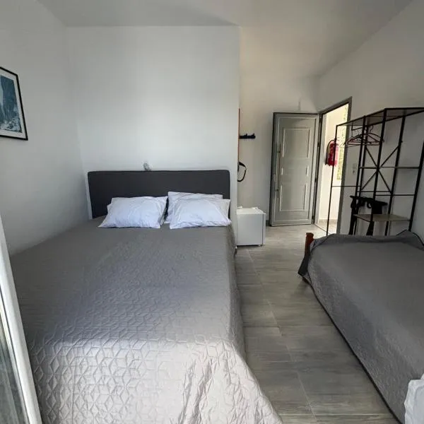 Scirocco Rooms, hotel en Lutró