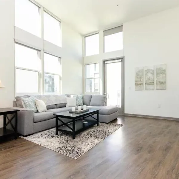 Charming 3 Bedroom Apartment with Pool Near San Diego Convention Center, ξενοδοχείο στο Σαν Ντιέγκο