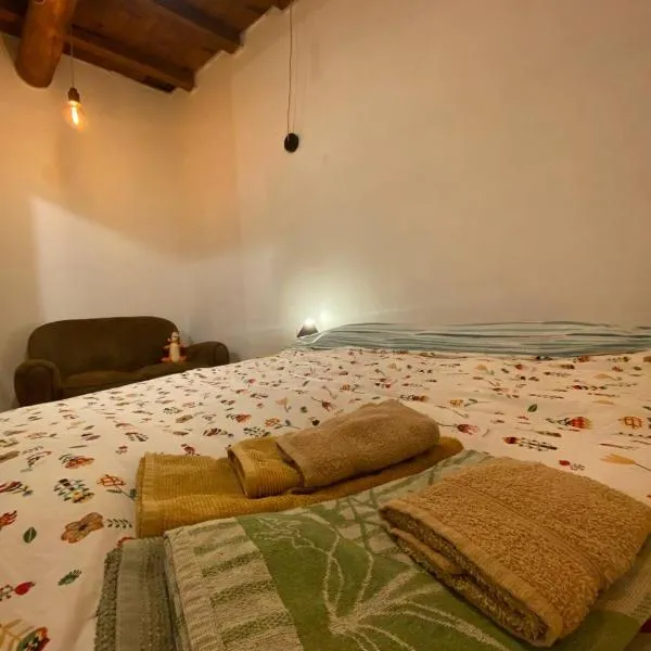 Ruti's House - Monolocale con travi a vista vicino Malpensa e Milano Rho Fiera, hotel v destinaci Gallarate