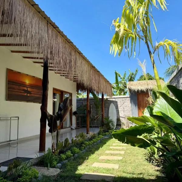The middle Surf house, hotel in Airsatang