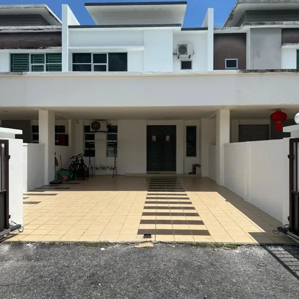 Ulike~home stay~Setia residen~4room, hotel in Kampong Selamat