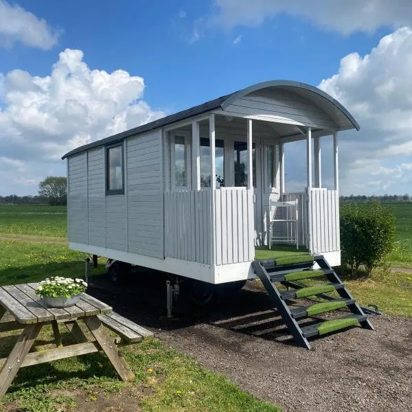 Pipowagen op Camperplaats Vechtdal, hotel v destinaci Nieuwleusen